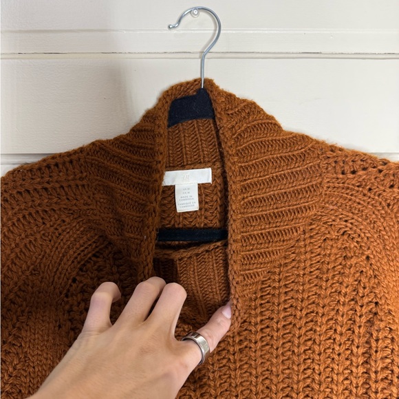 H&M Warm Brown Turtleneck Sweater - Picture 2 of 2
